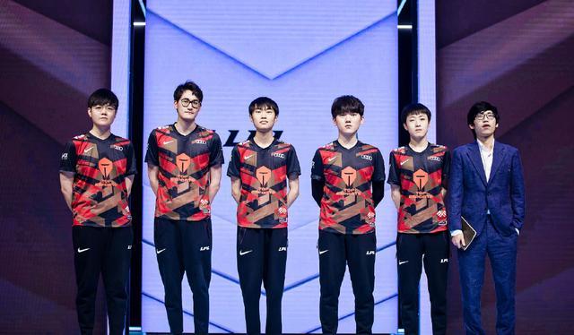 育比赛中 育比赛中